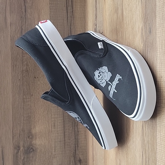 Van's classic slip on Brand new in the box authentic uper textile. - Picture 3 of 10